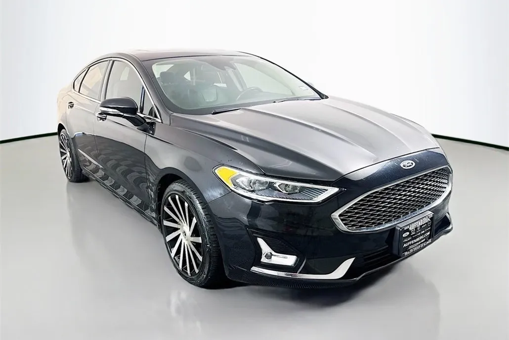 2019 Ford Fusion Titanium photo 1