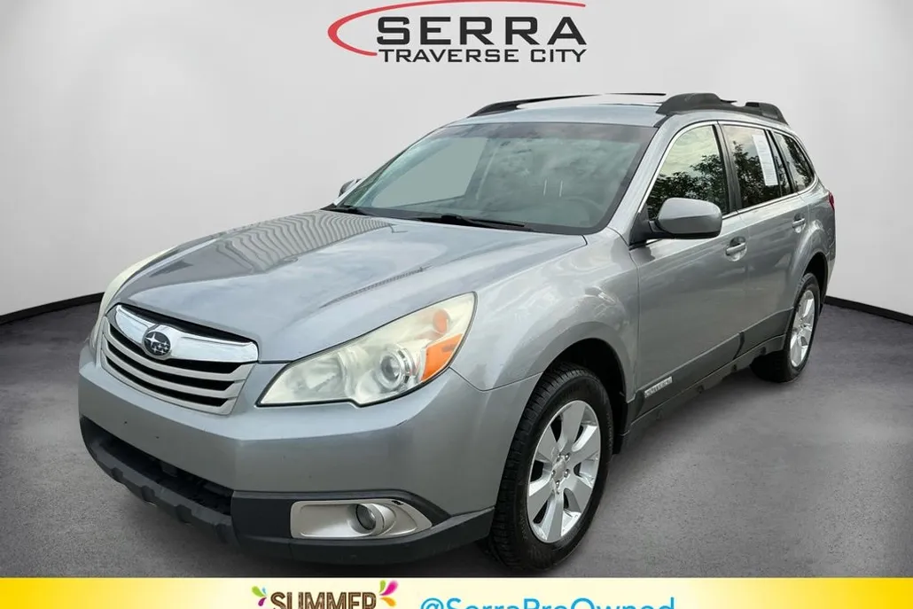 2011 Subaru Outback 2.5i Premium photo 1