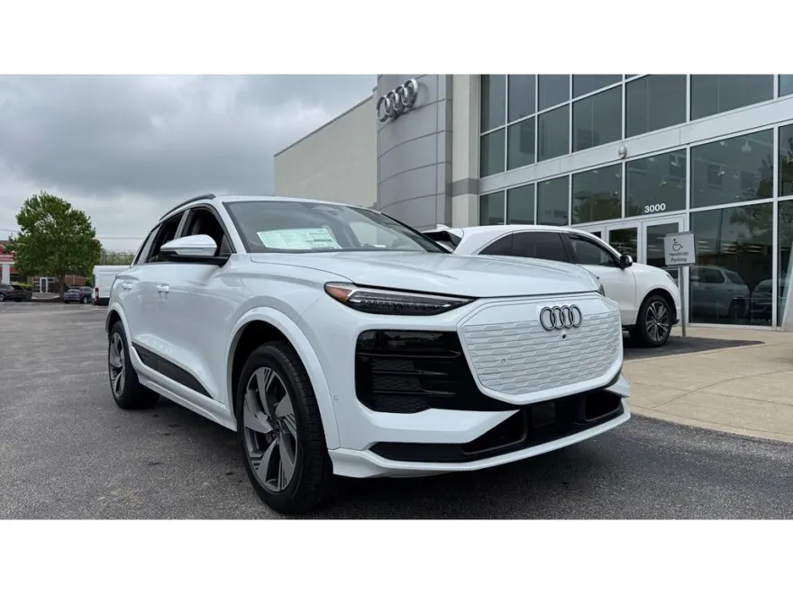 2025 Audi Q6 E-tron Premium Plus photo 1