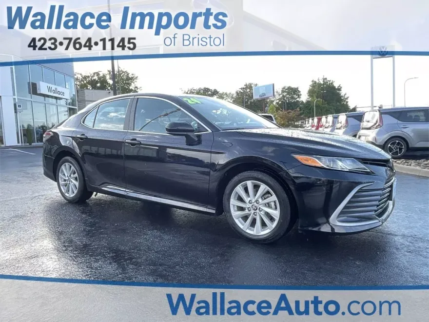 2024 Toyota Camry LE photo 1