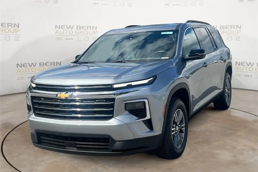 2025 Chevrolet Traverse photo 1