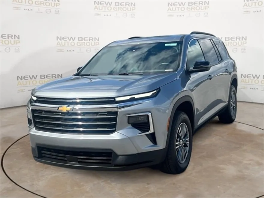 2025 Chevrolet Traverse photo 1