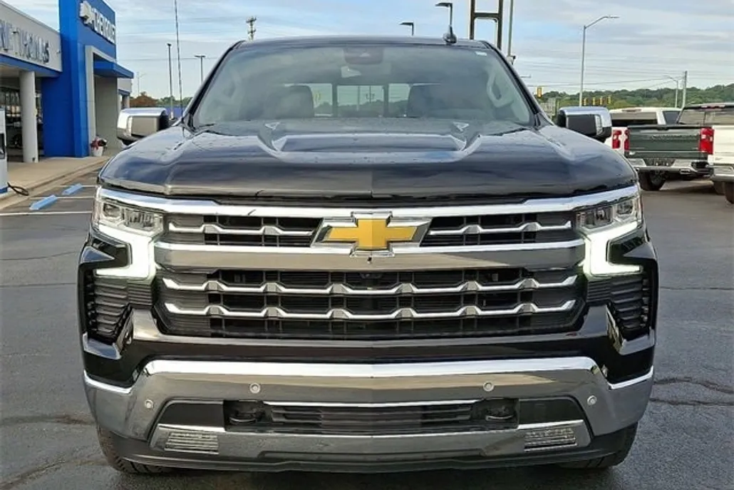 2024 Chevrolet Silverado 1500 LTZ photo 1