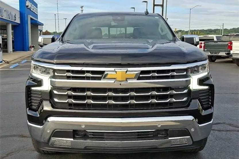 2024 Chevrolet Silverado 1500 LTZ photo 1