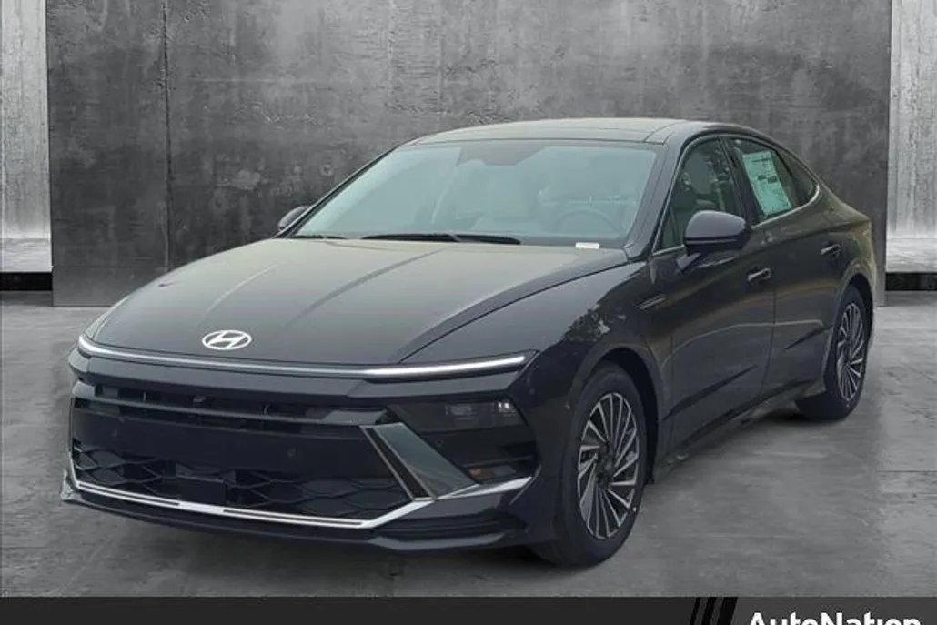 2025 Hyundai Sonata Hybrid Limited photo 1