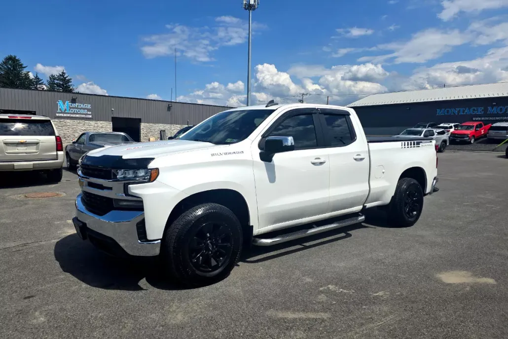 2021 Chevrolet Silverado 1500 LT photo 1