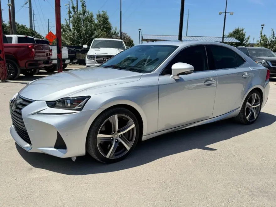 2018 Lexus IS 300 photo 1