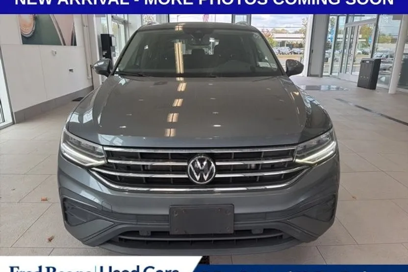 2022 Volkswagen Tiguan SE photo 1