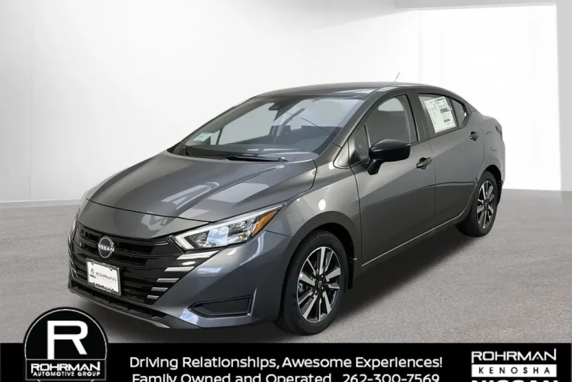 2025 Nissan Versa 1.6 S photo 1