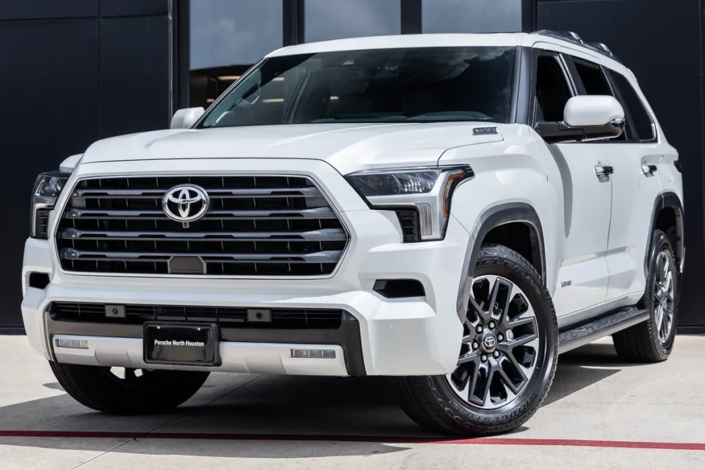 2025 Toyota Sequoia Base photo 1
