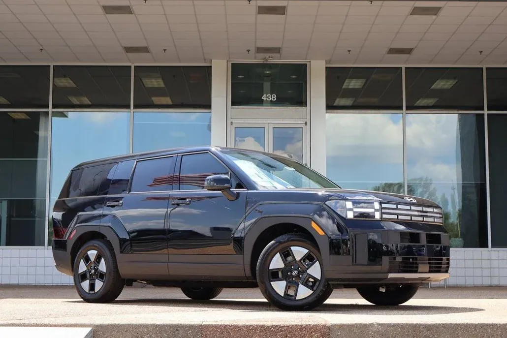 2026 Hyundai Santa Fe SE photo 1