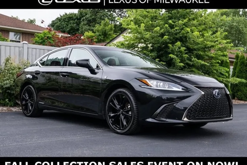 2022 Lexus ES 300h F SPORT photo 1