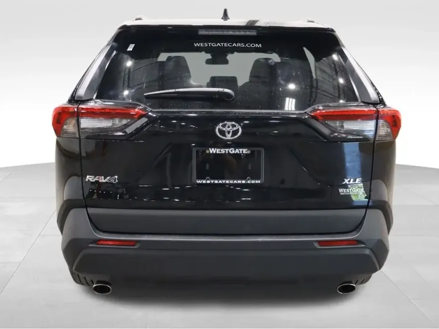 2024 Toyota RAV4 XLE Premium photo 4