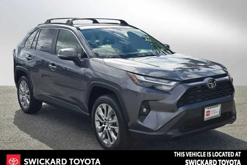 2022 Toyota RAV4 XLE Premium photo 1