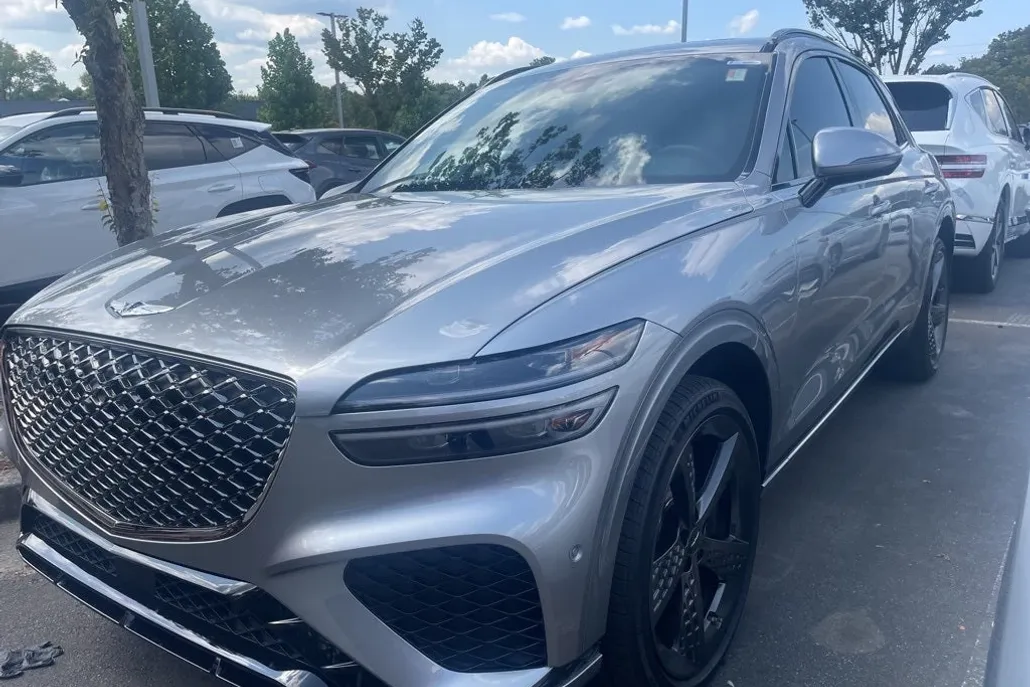 2024 Genesis GV70 2.5T Sport Prestige photo 1