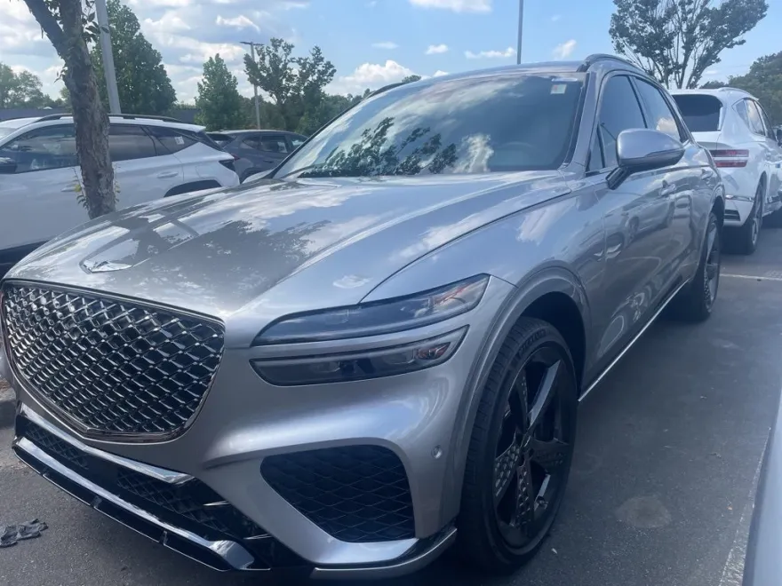 2024 Genesis GV70 2.5T Sport Prestige photo 1