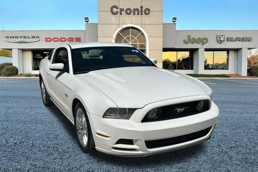 2013 Ford Mustang GT Premium photo 1