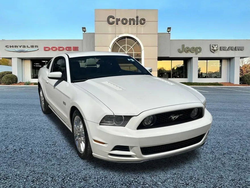 2013 Ford Mustang GT Premium photo 1
