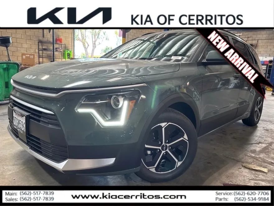 2025 Kia Niro EX photo 1