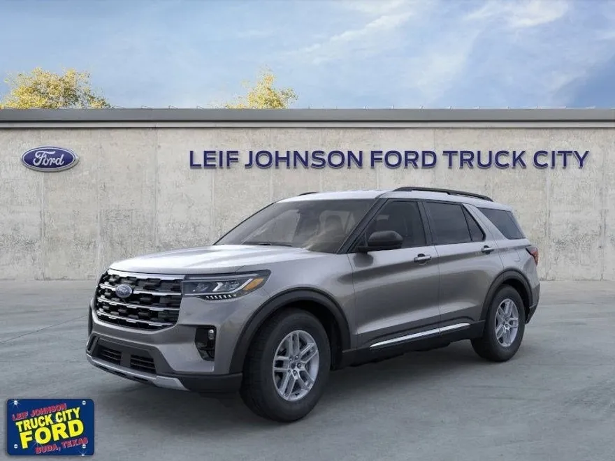 2025 Ford Explorer photo 1