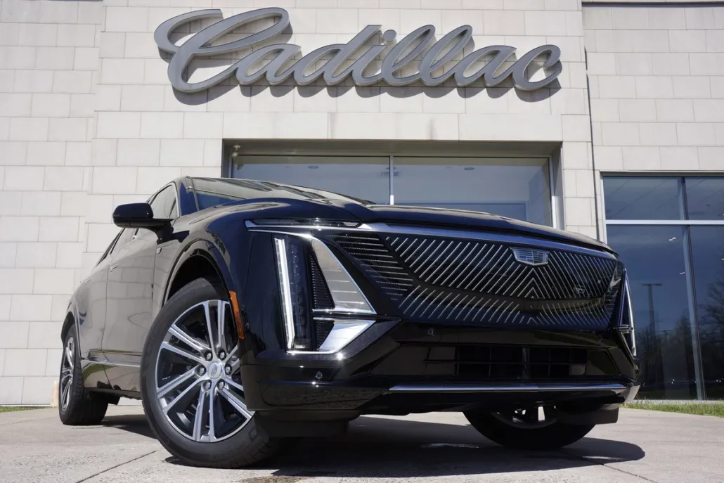 2024 Cadillac Lyriq Luxury photo 1