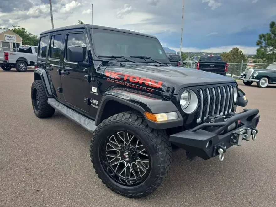 2019 Jeep Wrangler Unlimited Sahara photo 1