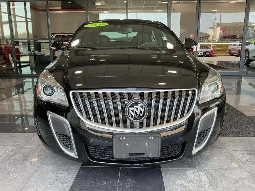 2016 Buick Regal GS photo 1