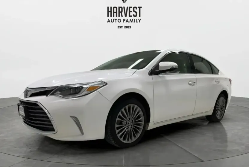 2017 Toyota Avalon Limited photo 1