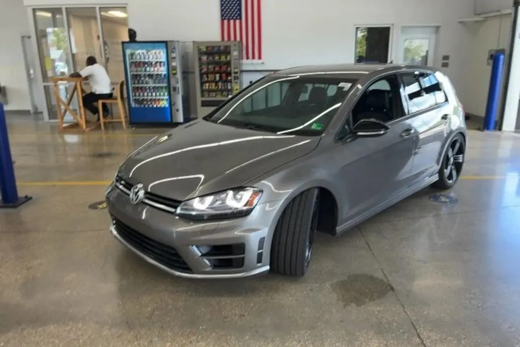 2016 Volkswagen Golf GTI photo 1