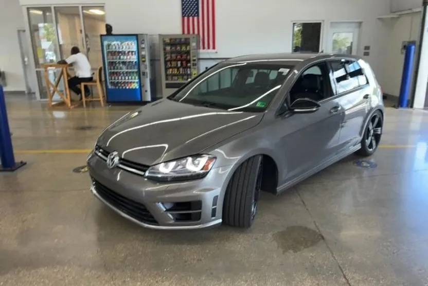 2016 Volkswagen Golf GTI photo 1