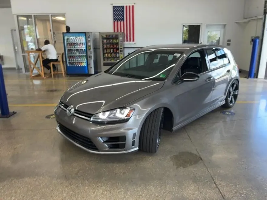 2016 Volkswagen Golf GTI photo 1
