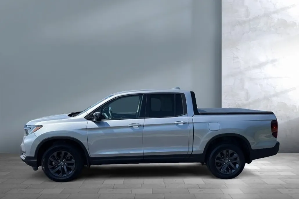 2021 Honda Ridgeline Sport photo 1