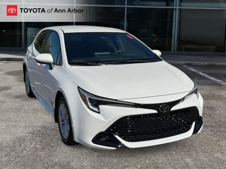 2024 Toyota Corolla SE photo 1