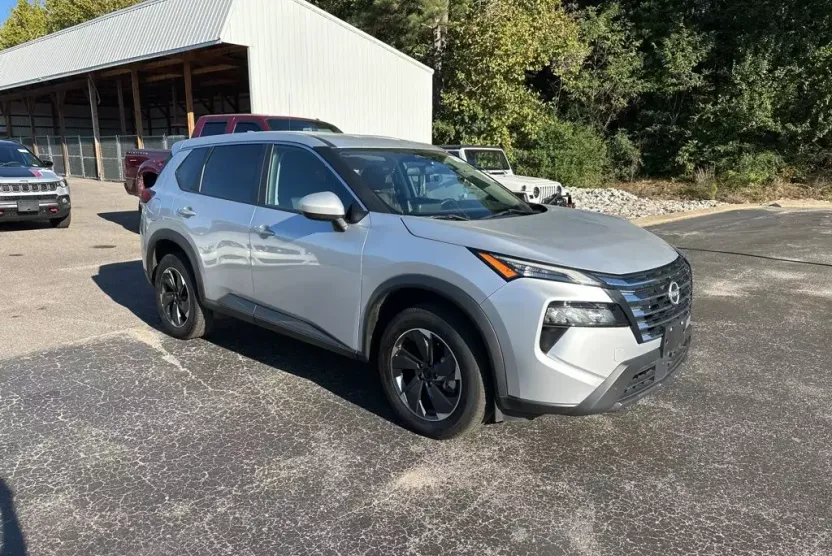 2024 Nissan Rogue SV photo 1
