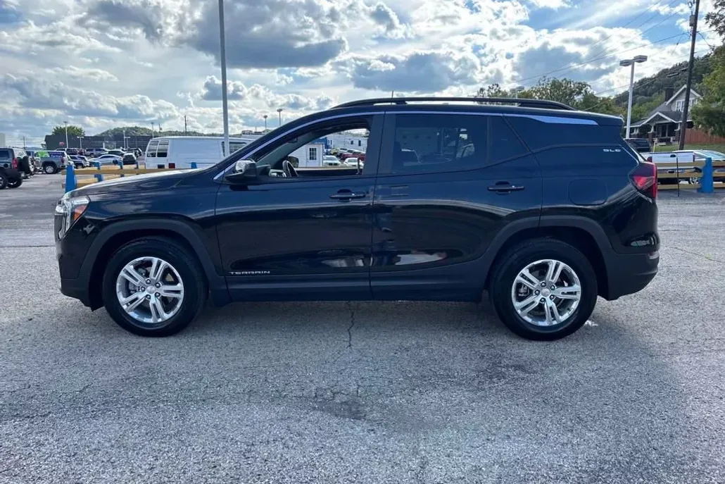 2024 Gmc Terrain SLE photo 1