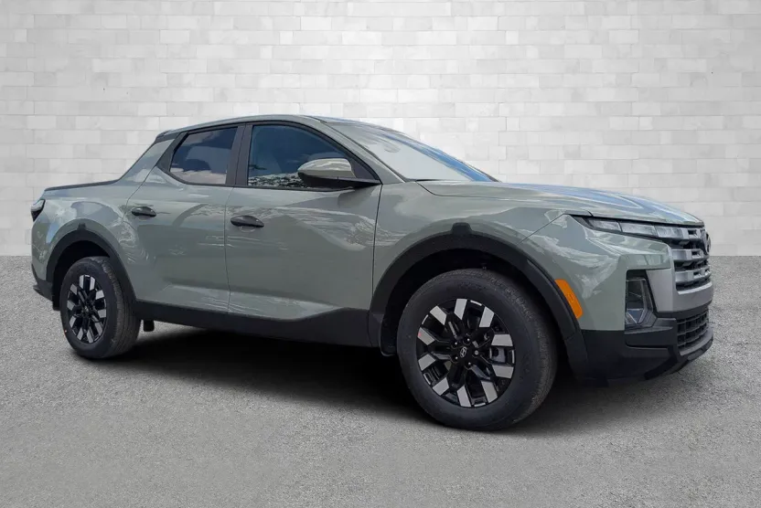 2025 Hyundai Santa Cruz SE photo 1