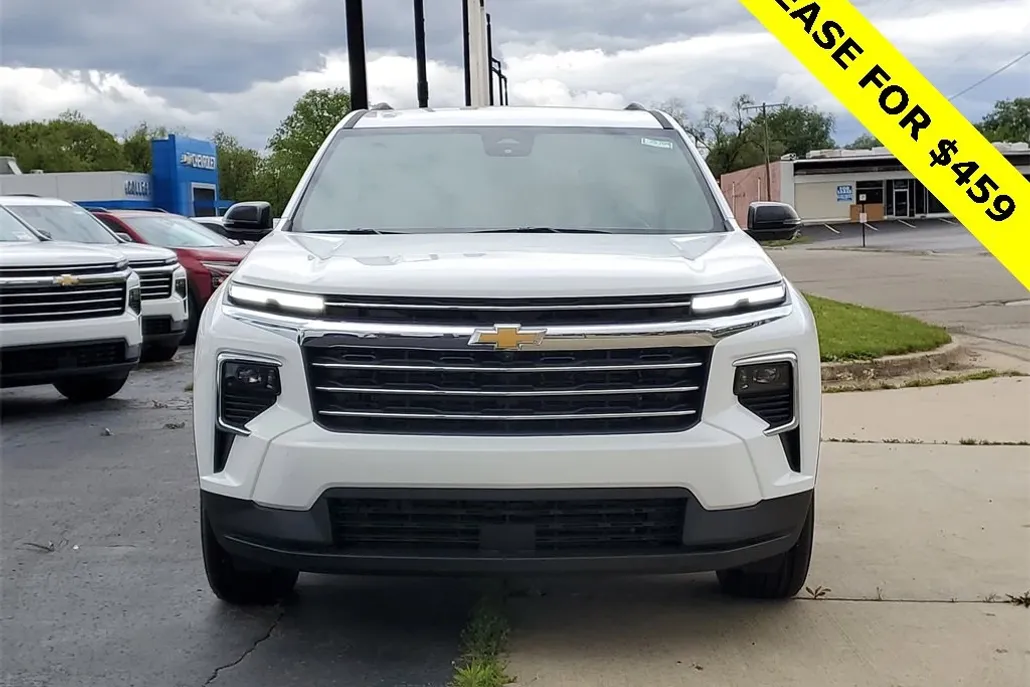 2025 Chevrolet Traverse photo 1