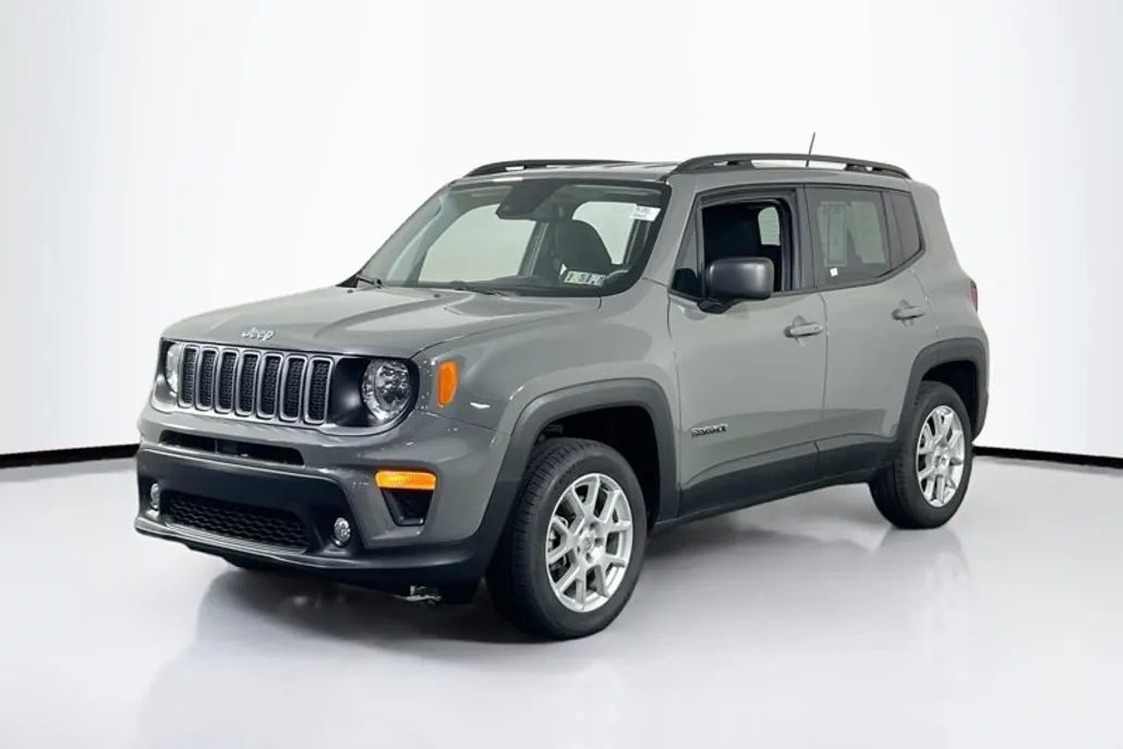 2022 Jeep Renegade Latitude photo 1