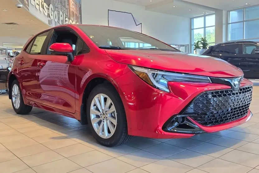 2025 Toyota Corolla SE photo 1
