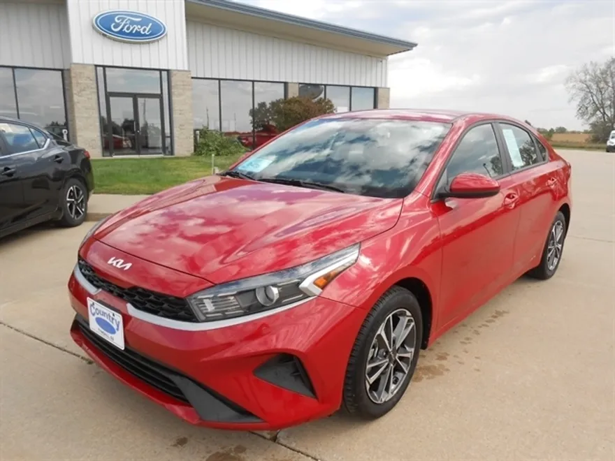 2024 Kia Forte LXS photo 1
