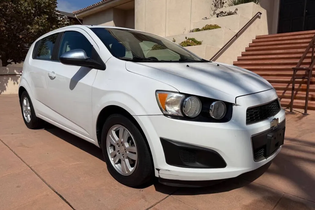 2013 Chevrolet Sonic LT photo 1