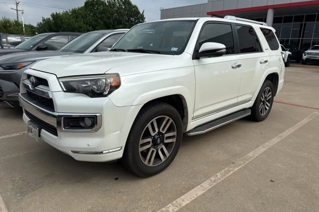 2016 Toyota 4Runner Limited photo 1