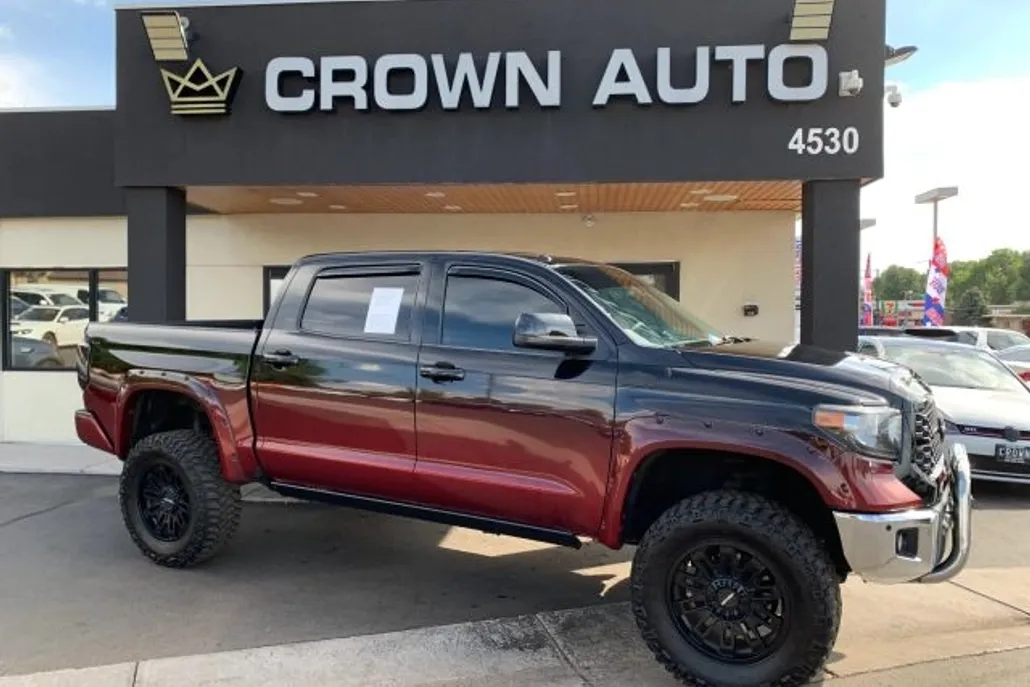 2016 Toyota Tundra CrewMax Limited photo 1