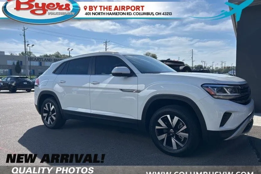 2022 Volkswagen Atlas Cross Sport SE photo 1