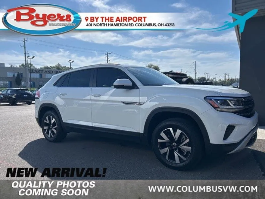 2022 Volkswagen Atlas Cross Sport SE photo 1