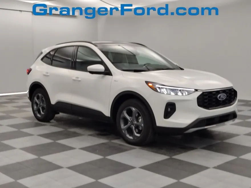 2025 Ford Escape ST-Line photo 1