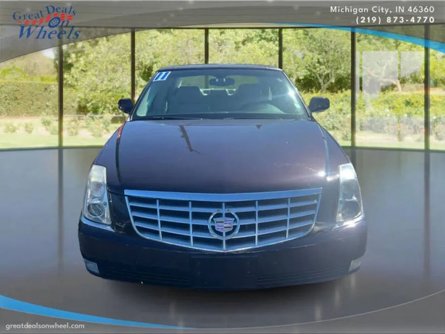 2011 Cadillac DTS Luxury photo 1