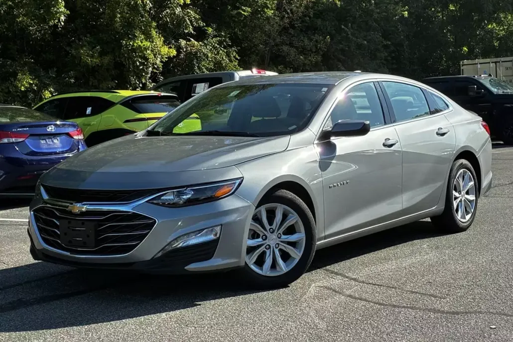2025 Chevrolet Malibu 1LT photo 1