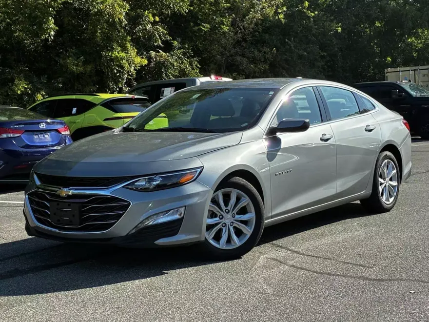 2025 Chevrolet Malibu 1LT photo 1