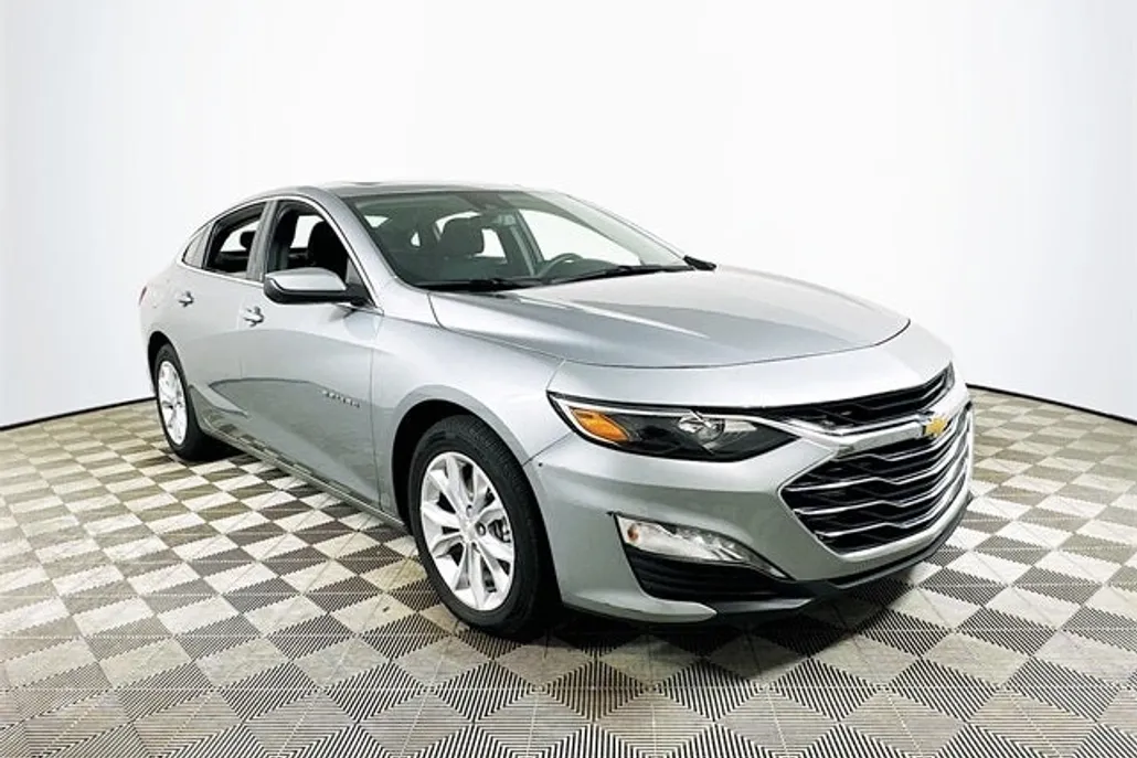 2024 Chevrolet Malibu 1LT photo 1